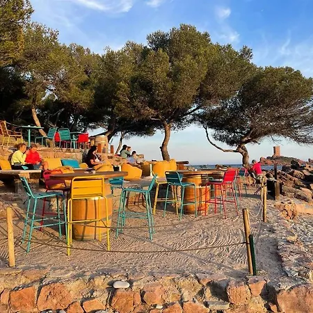 Standing Vue * Saint-Raphael (Var)
